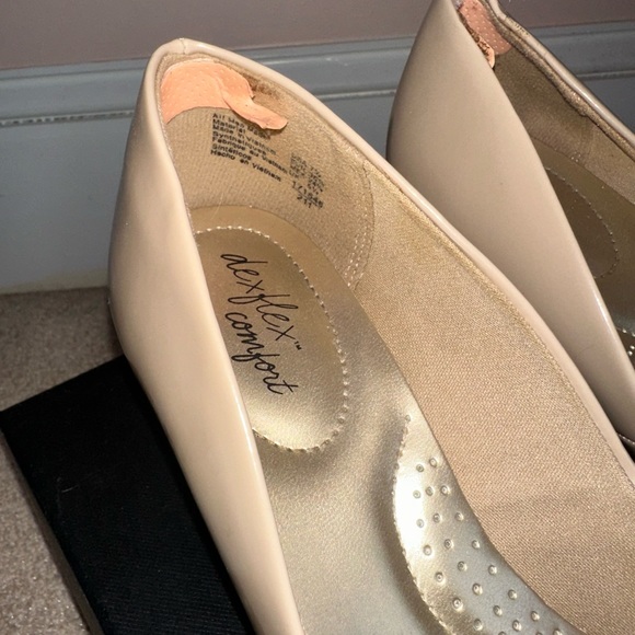 TAN CHARACTER SHOES - Picture 3 of 5